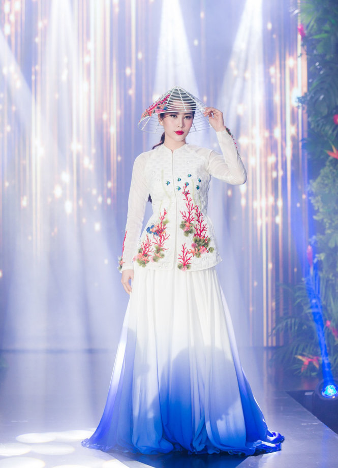 [-]Nam[-]Em[-]mang[-]dự[-]án[-]bảo[-]vệ[-]san[-]hô[-]đến[-]Miss[-]Earth